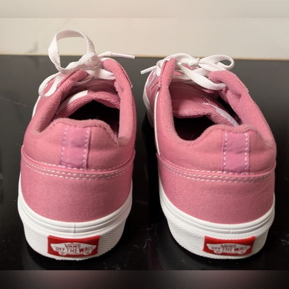 Vans Women's Seldan Lace Up Sneaker Fuchsia SoftMoc Size 8 NWOT MSRP $85.96 - Picture 6 of 10